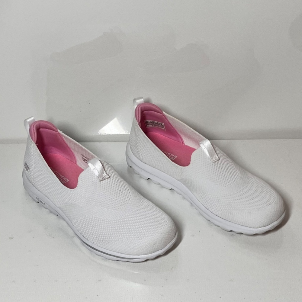 Skechers GOwalk Classic Jasmine Bliss Washable Knit Slip-Ons